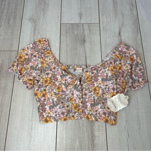 Altar’d State NWT Sz M cropped Floral top - Picture 1 of 8